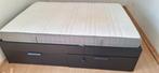 Bed zwart,
4 lades,
140 x 200 meter, Inclusief matras, Ophalen, Gebruikt, Zwart, 140 cm