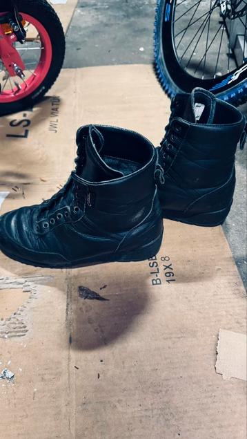 Beveiliging schoenen maat 42 van Crispi beschikbaar voor biedingen