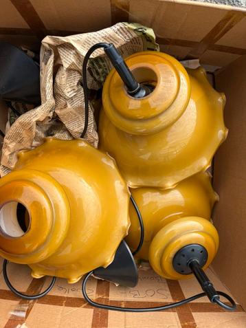 Set 5 Vintage Amber Opaline Glazen Hanglampen jaren 60/70 beschikbaar voor biedingen