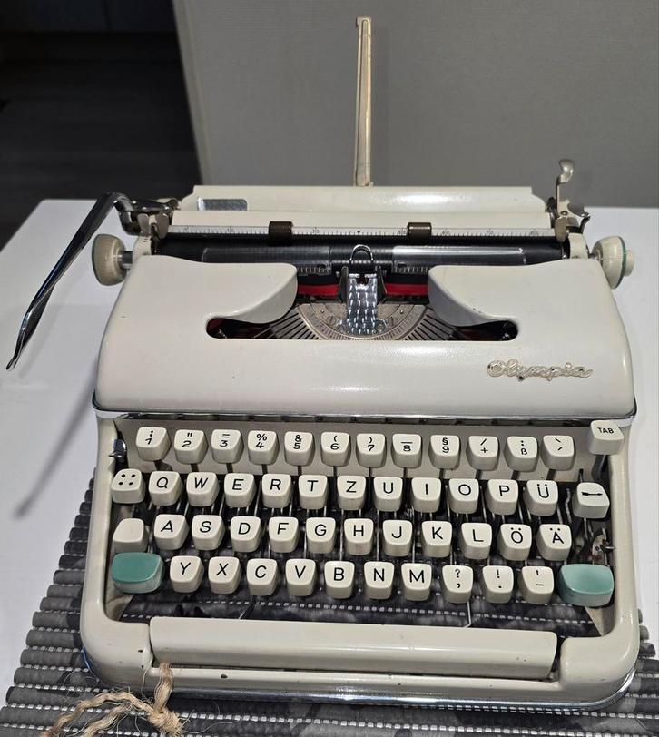 Olympia SM5 portable typemachine, Diversen, Typemachines, Ophalen of Verzenden