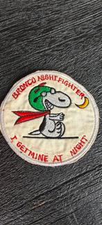 Vietnam War SNOOPY BRONCO NIGHT Fighter - I Get Mine at Nigh, Ophalen of Verzenden, Landmacht, Amerika, Embleem of Badge