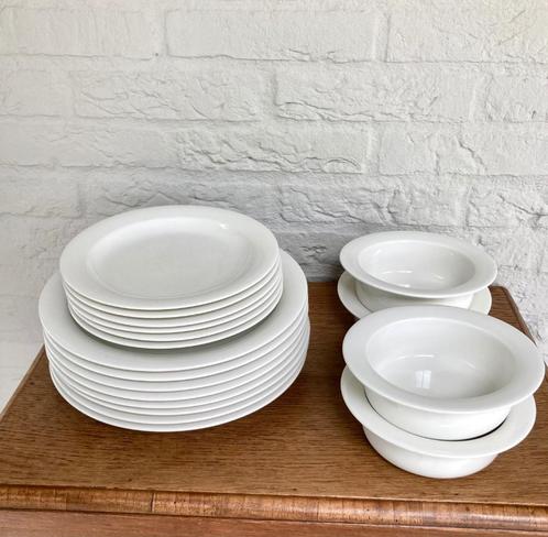 Arabia Finland, serie Arctica: witte serviesonderdelen., Huis en Inrichting, Keuken | Servies, Gebruikt, Bord(en), Overige stijlen