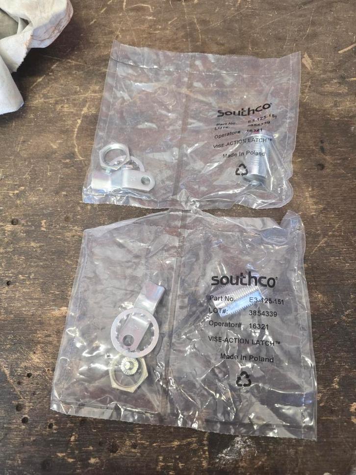 Southco E3-125-151 Vise-Action Latch - Nieuw, Auto-onderdelen, Klein materiaal, Universele onderdelen, Nieuw, Ophalen of Verzenden