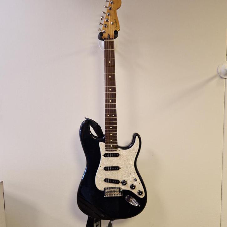 Fender 70th Anniversary Player Stratocaster RW Nebula Noir, Muziek en Instrumenten, Snaarinstrumenten | Gitaren | Elektrisch, Zo goed als nieuw