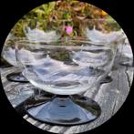 Tien glazen coupes met zwart voetje, Antiek en Kunst, Ophalen of Verzenden