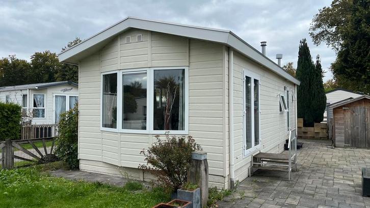 Chalet 4 persoons aan de weilanden, Caravans en Kamperen, Stacaravans, tot en met 4, Ophalen of Verzenden