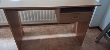 Bureau met lade - Prima Staat! beschikbaar voor biedingen