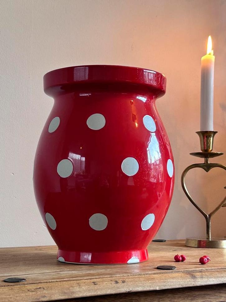 Unieke vintage Polka dots vaas, Huis en Inrichting, Woonaccessoires | Vazen, Zo goed als nieuw, Rood, Minder dan 50 cm, Aardewerk of Porselein