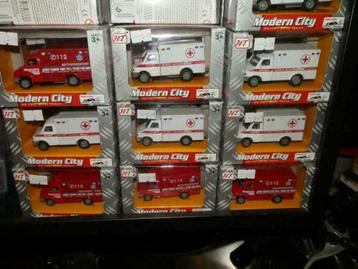 Brandweerwagens en ziekenhuiswagens speelgoed metaal beschikbaar voor biedingen