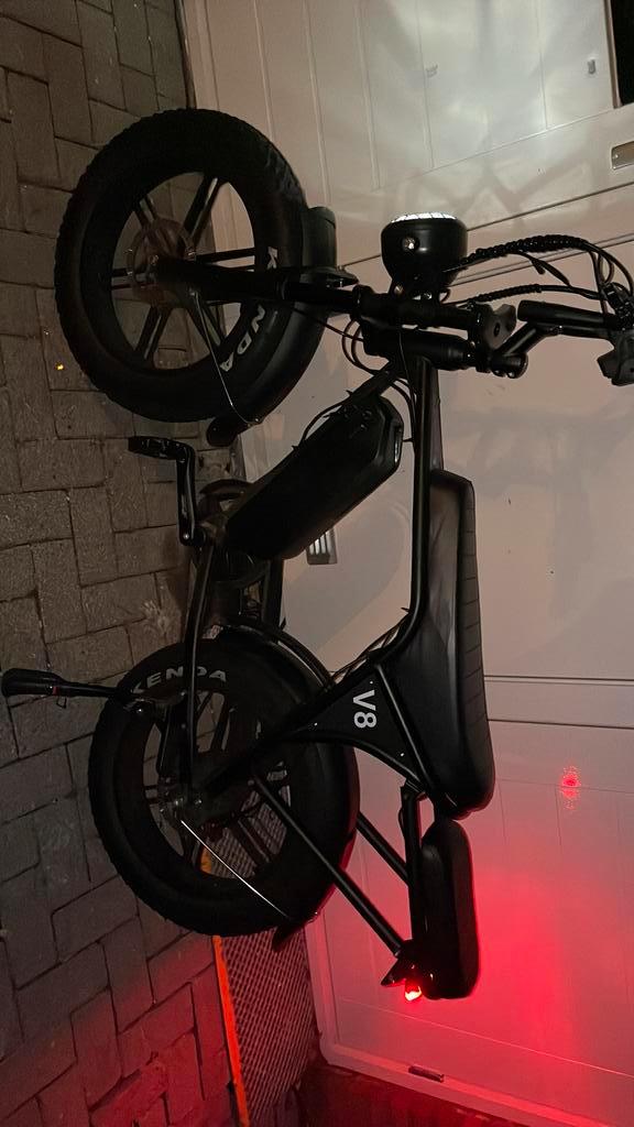 Ouxi v8, Fietsen en Brommers, Brommers | Tomos, Zo goed als nieuw, Overige modellen, Ophalen