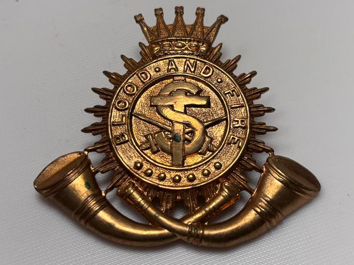 Leger des Heils petembleem “Blood and Fire” (capbadge), Verzamelen, Religie, Nieuw, Christendom | Protestants, Sieraad, Ophalen of Verzenden