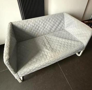 Leuk ikea bankje beschikbaar voor biedingen