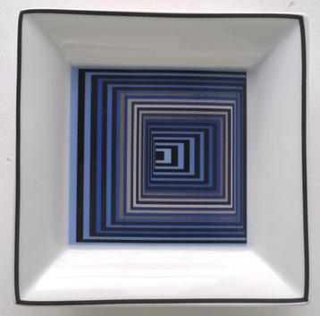Victor Vasarely Vonal Porcelain Tray 2019 beschikbaar voor biedingen