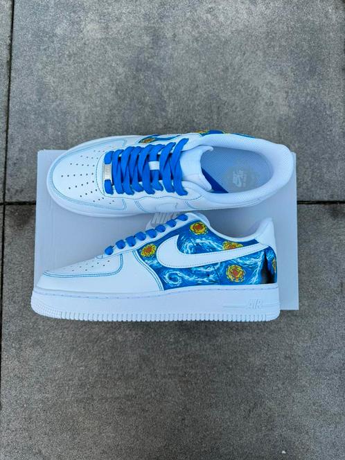 Nike Air Force 1 Custom ‘Van Gogh Sterrennacht’, Kleding | Dames, Schoenen, Ophalen of Verzenden