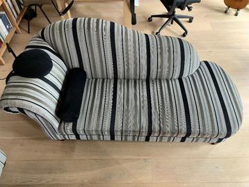 Grijze met zwarte tinten Chaise Lounge beschikbaar voor biedingen