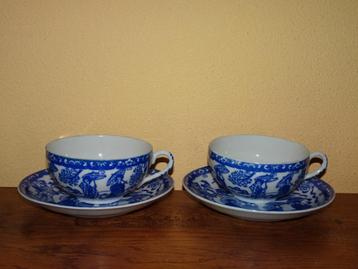 2 Japans porseleinen theekop en schotels met Geisha's beschikbaar voor biedingen