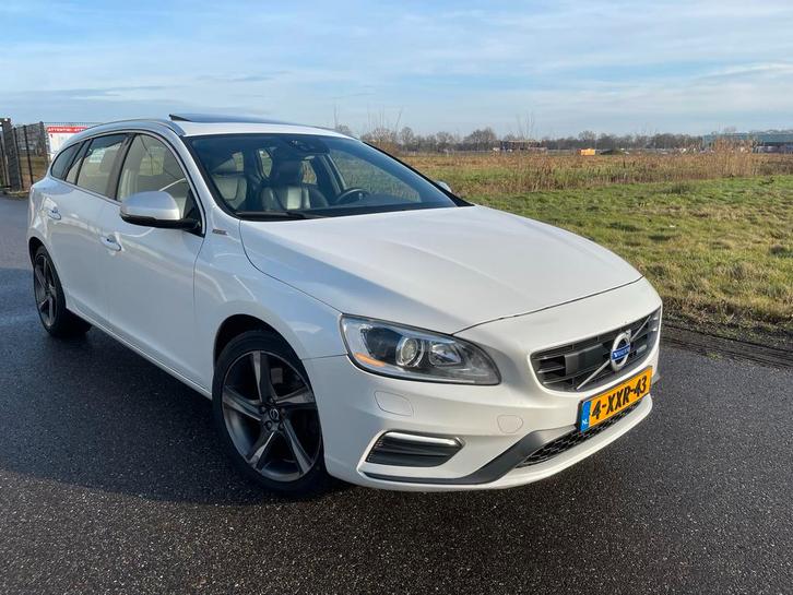 Volvo V60 D6 215pk Plug-in Hybrid 2014 Wit, Auto's, Volvo, Particulier, V60, Hybride Elektrisch/Diesel, Plug-in hybride, A, Stationwagon