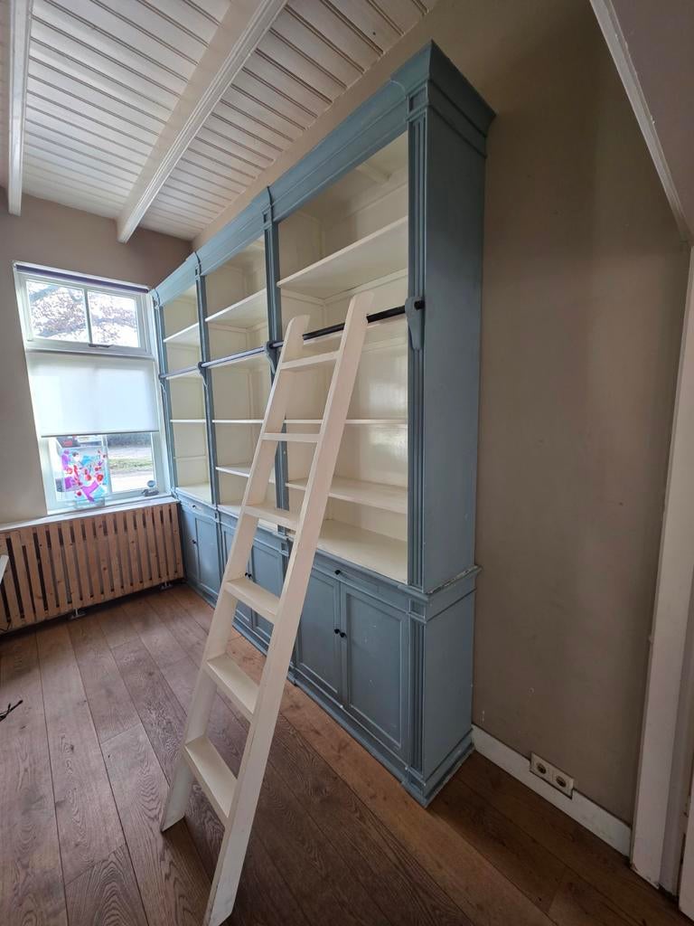 Prachtige landelijke kast met veel opbergruimte, Huis en Inrichting, Kasten | Boekenkasten, Ophalen, Gebruikt, Met deur(en), 200 cm of meer