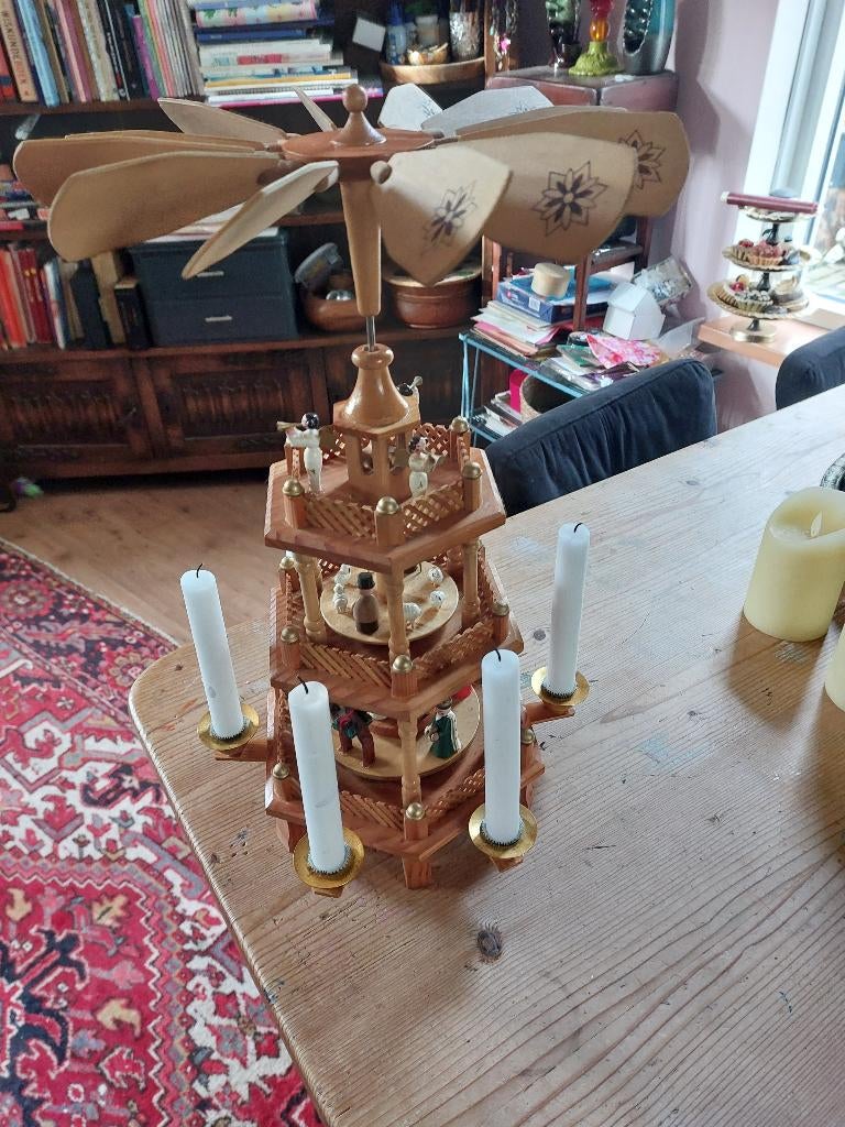 Prachtige Traditionelle Weinachts Pyramide, Diversen, Ophalen, Zo goed als nieuw