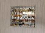 Letterbak met heel veel miniatuur parfum flesjes, Verzamelen, Parfumverzamelingen, Ophalen, Zo goed als nieuw, Miniatuur
