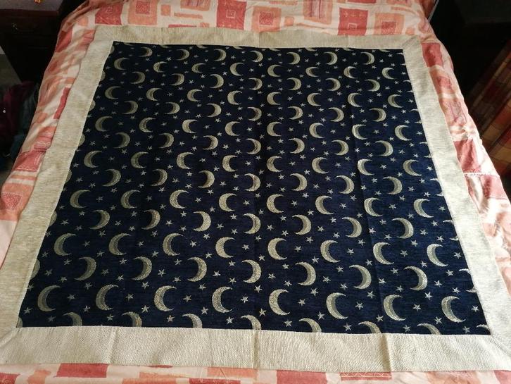 Sprei / sierdeken / tafelkleed, Huis en Inrichting, Woonaccessoires | Plaids en Woondekens, Zo goed als nieuw, Ophalen