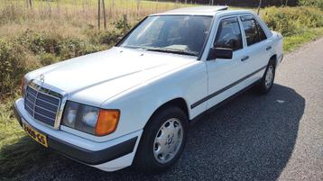 Te koop Mercedes W124 nette en eerlijke auto bouwjaar 1986. beschikbaar voor biedingen