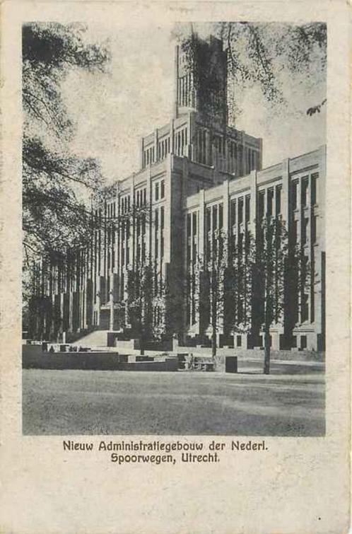 (301-123-023) Utrecht Nieuw Administratiegbouw, Verzamelen, Ansichtkaarten | Nederland, Utrecht, Verzenden