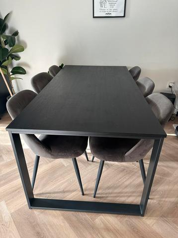 Eettafel + Salontafel set als nieuw beschikbaar voor biedingen