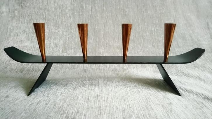 Gunnar Ander kandelaar zwart met koper Ystad Metall 30 cm, Antiek en Kunst, Kunst | Designobjecten, Ophalen of Verzenden