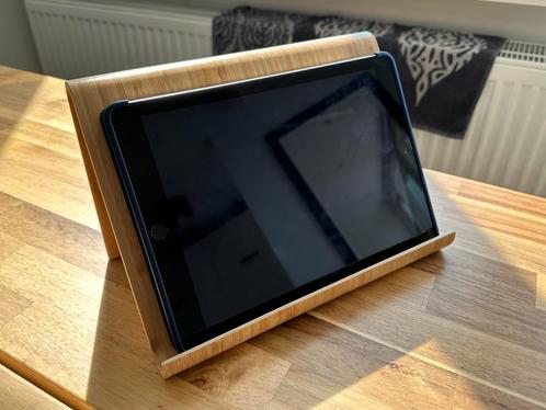 IKEA RIMFORSA bamboe tablethouder – stevig en stijlvol, Audio, Tv en Foto, Televisie-accessoires, Nieuw, Ophalen of Verzenden