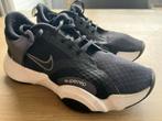 Nike Sneakers Zwart - Maat 37,5 - ZGAN, Jongen of Meisje, Ophalen of Verzenden, Zo goed als nieuw, Nike
