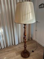 Vintage Staande Lamp - Klassiek & Sfeervol, Huis en Inrichting, Lampen | Vloerlampen, Ophalen, Gebruikt, Hout, 150 tot 200 cm