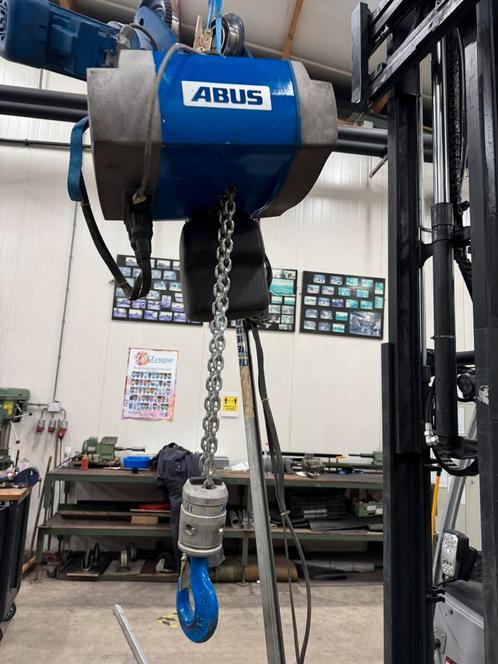 ABUS kettingtakel 1600kg elektrisch, Doe-het-zelf en Verbouw, Lieren en Takels, Zo goed als nieuw, Ophalen of Verzenden