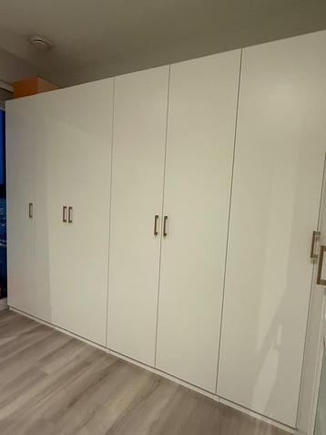 Wit Pax Kast Ikea (inclusief, planken en deuren) 