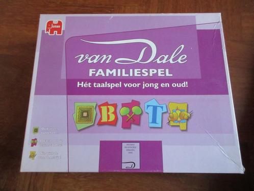 Van Dale Familiespel ( taalspel ), Hobby en Vrije tijd, Gezelschapsspellen | Bordspellen, Gebruikt, Een of twee spelers, Drie of vier spelers