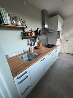 Nette witte keuken met inbouwapparatuur, Ophalen, Gebruikt, Wit, Enkelwandige keuken