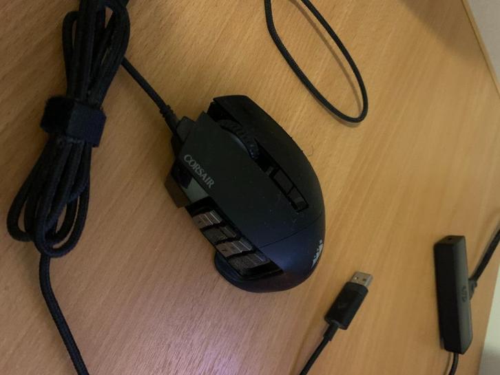 Corsair Scimitar Elite RGB Gaming Muis, Computers en Software, Muizen, Gebruikt, Muis, Rechtshandig, Bedraad, Gaming muis, Ophalen of Verzenden