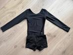 Leuk zwart turnpakje 122-128, Sport en Fitness, Zwart, Zo goed als nieuw, Turnpak(je), Kindermaat 122 t/m 140
