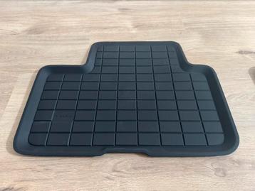 Volvo XC40 Originele Rubber matten achterbank beschikbaar voor biedingen