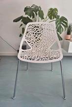 Witte design stoel met metalen poten, Ophalen, Wit, Zo goed als nieuw, Metaal
