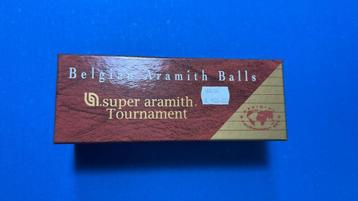 Super Aramith Tournament 61,5 mm carambole biljartballen beschikbaar voor biedingen
