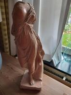 Klassiek Stenen Beeld, Ophalen