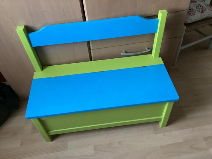 Mooi houten bankje  groen/ blauw, Kinderen en Baby's, Kinderkamer | Tafels en Stoelen, Zo goed als nieuw, Stoel(en), Ophalen