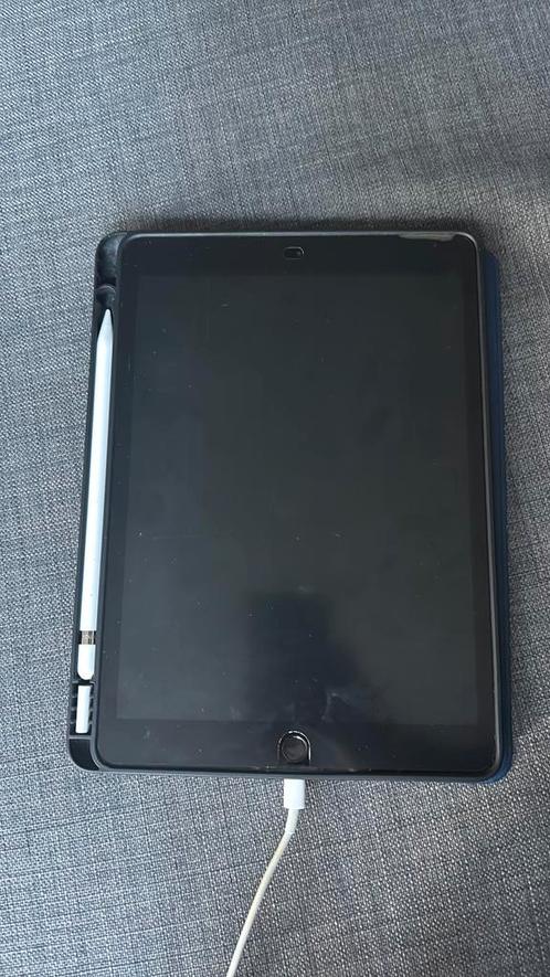 Ipad 8e generatie 128gb met apple pencil 1e generatie, Computers en Software, Apple iPads, Zo goed als nieuw, Apple iPad, Wi-Fi