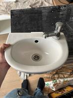 Wastafel toilet klein, Ophalen, Minder dan 50 cm, Zo goed als nieuw, Minder dan 25 cm