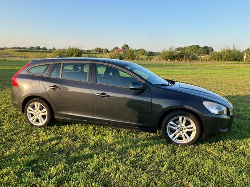 Volvo V60 T3 Kinetic – Nette staat, trekhaak + winterset!, Auto's, Volvo, Particulier, V60, Airbags, Airconditioning, Bluetooth