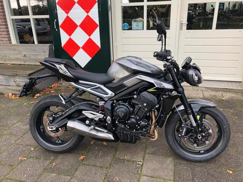 Triumph STREET TRIPLE 765 R ABS (bj 2024), Motoren, Motoren | Triumph, Bedrijf, Naked bike, 3 cilinders