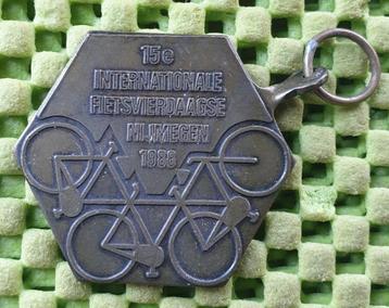 Medaille - 15e. Internationale fiets4daagse Nijmegen 1988 beschikbaar voor biedingen