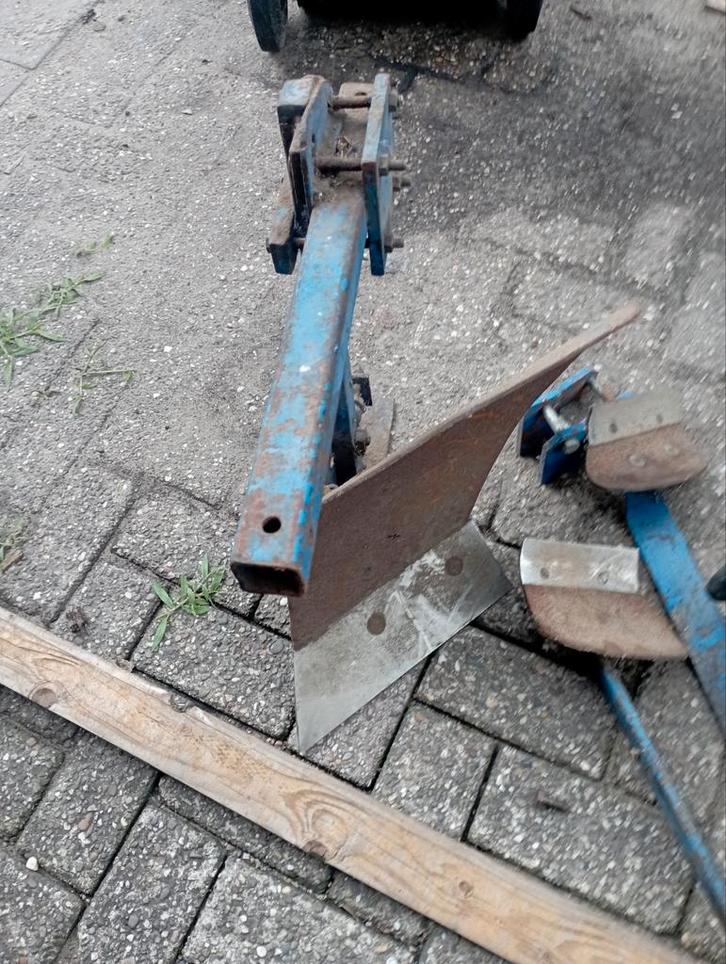 Wentelploeg  holder tuinfrees  mini tractor, Tuin en Terras, Overige Tuin en Terras, Zo goed als nieuw, Ophalen