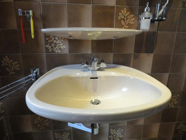 wastafel + planchet + spiegel + WC Villeroy en Boch, Doe-het-zelf en Verbouw, Sanitair, Gebruikt, Wastafel, Chroom, Ophalen